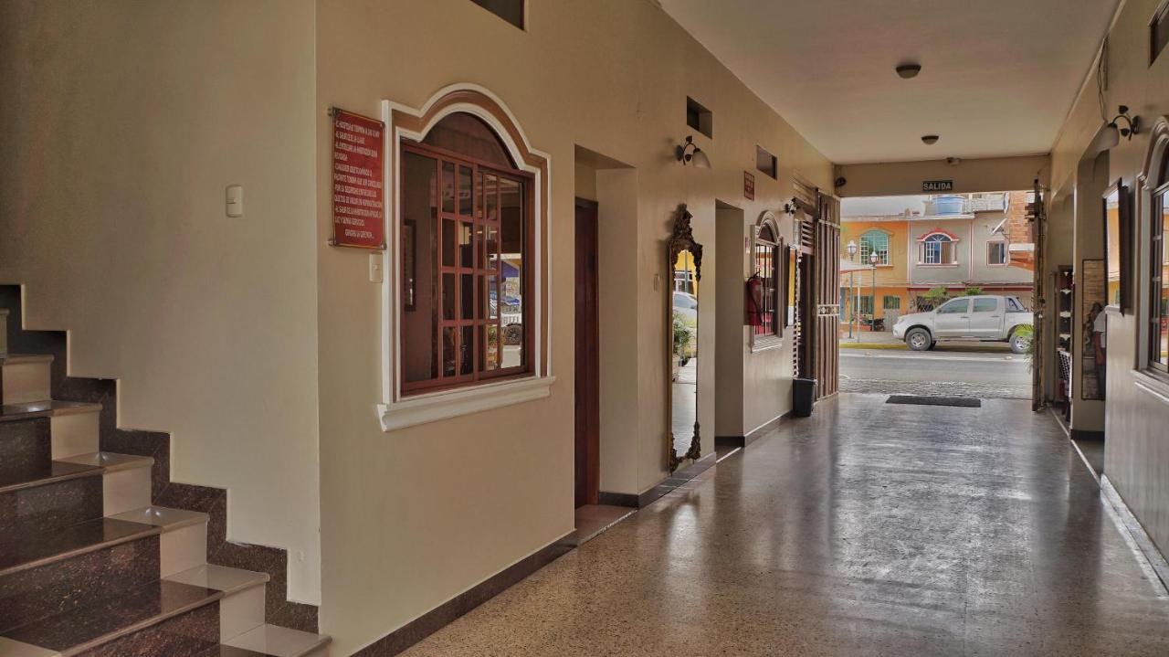 Vallejo Hotel Huaquillas Zewnętrze zdjęcie